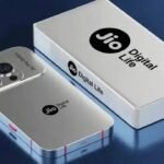 जियो का नया स्मार्टफोन: 420MP कैमरा और 7700mAh बैटरी के साथ